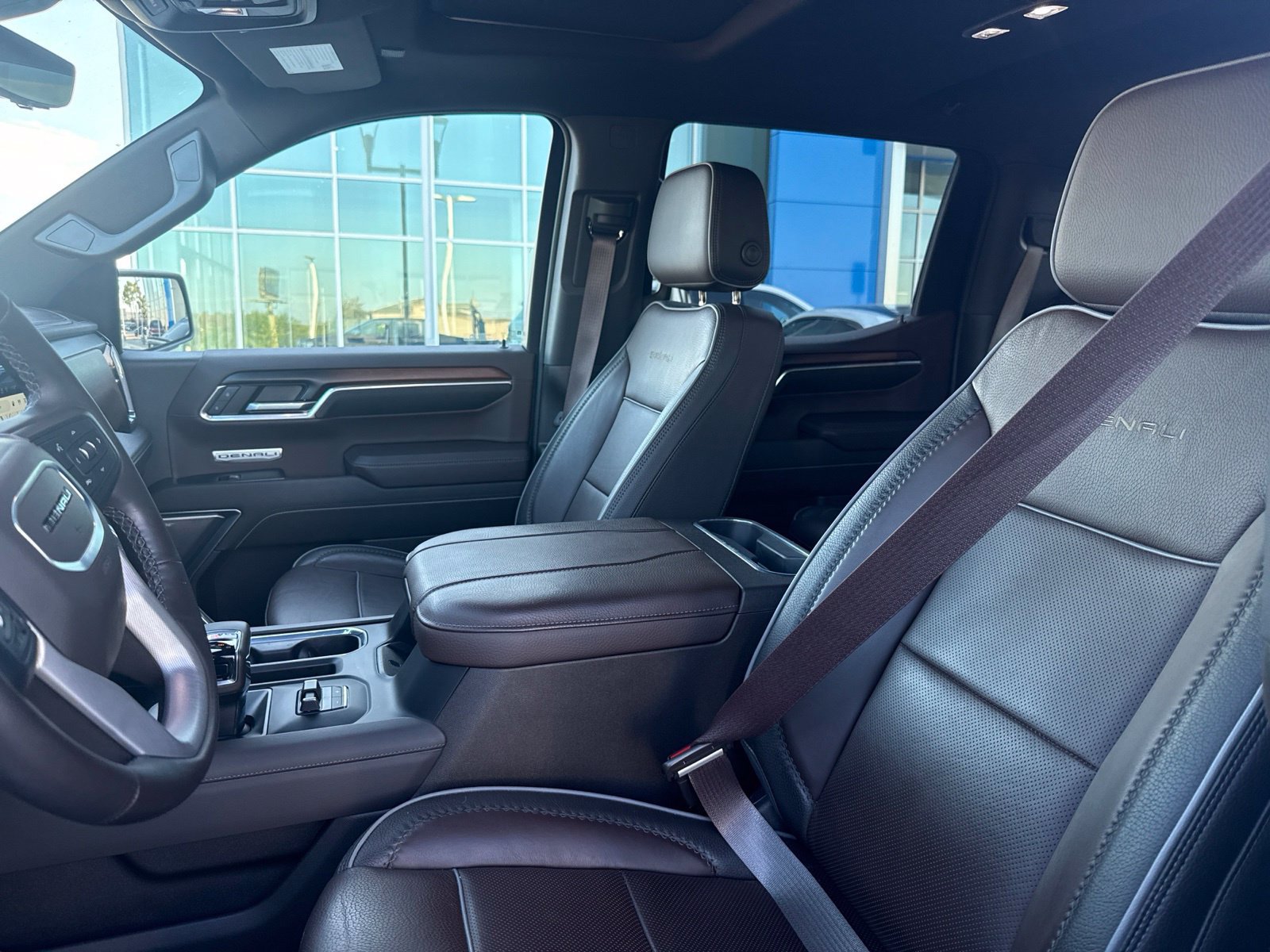 Used 2024 GMC Sierra 1500 Denali w/ Denali Reserve Package AWD/4WD image 9