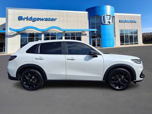 Used 2023 Honda HR-V Sport image 7