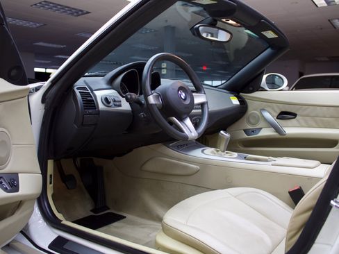 Used 2003 BMW Z4 3.0i image 40