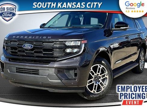 New 2025 Ford Expedition Active AWD/4WD image 1