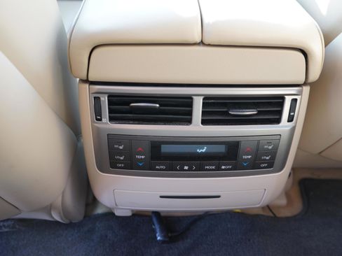 Used 2014 Lexus LX 570 4WD image 25
