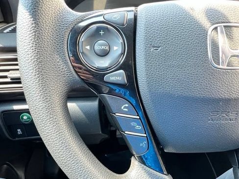 Used 2017 Honda Accord EX image 27
