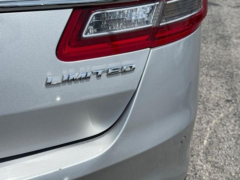 Used 2019 Ford Taurus Limited FWD image 6