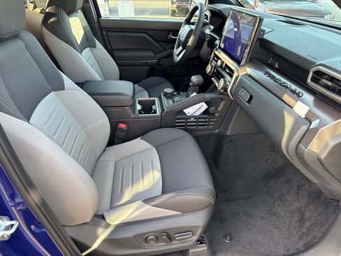 New 2025 Toyota Tacoma TRD Off-Road image 17