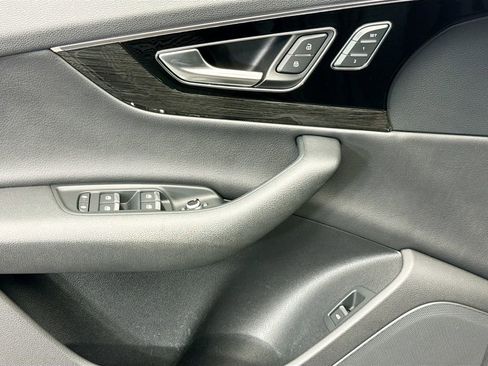 Used 2019 Audi Q7 3.0T Prestige w/ Prestige Package image 22