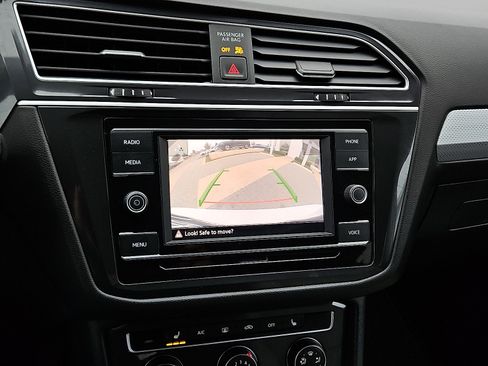 Certified 2024 Volkswagen Tiguan S image 15