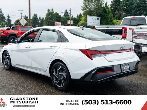 Used 2024 Hyundai Elantra Limited FWD image 5