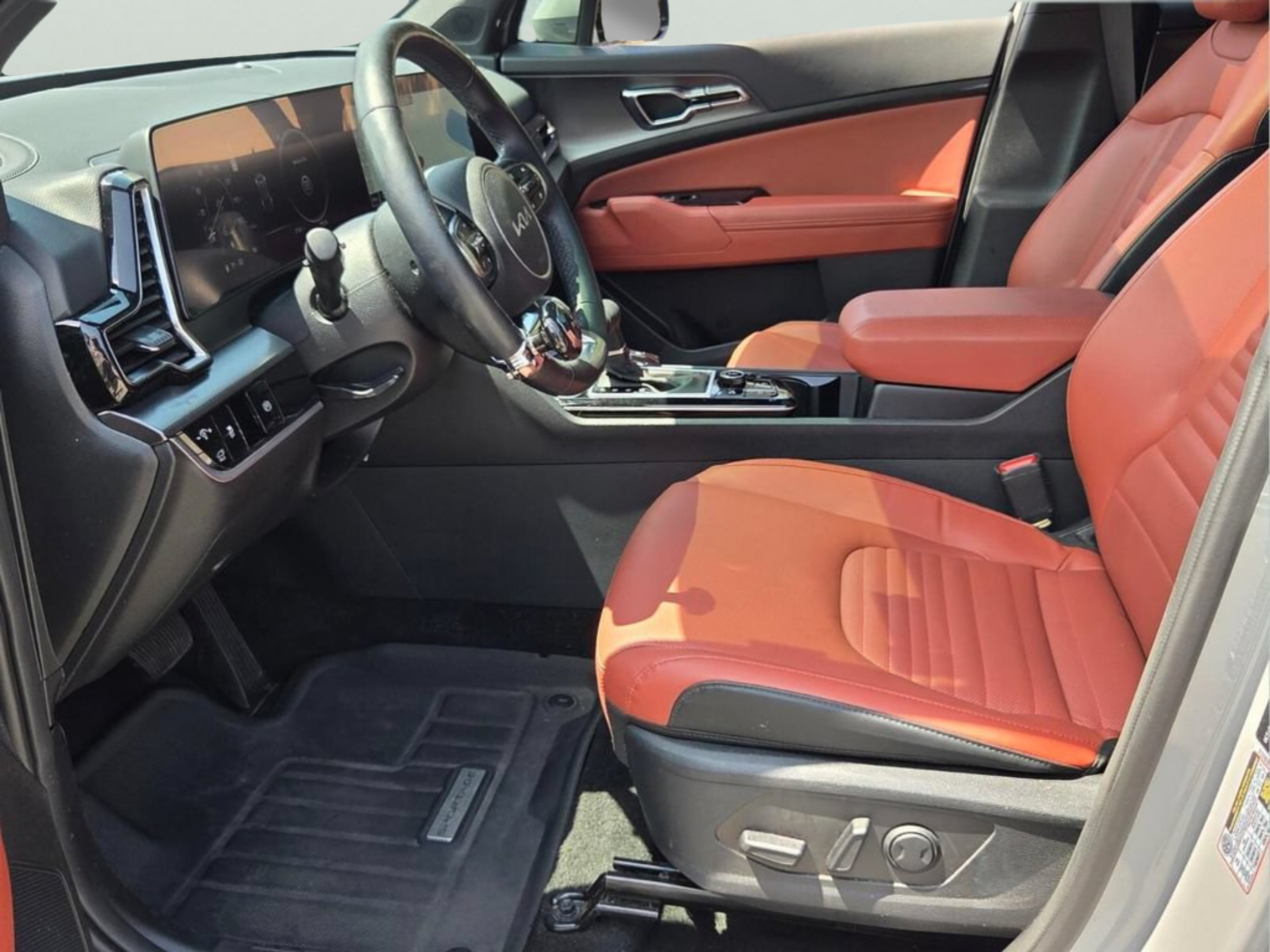 Certified 2025 Kia Sportage SX AWD/4WD image 9