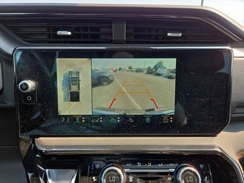Used 2023 GMC Sierra 1500 AT4 w/ Technology Package AWD/4WD image 27