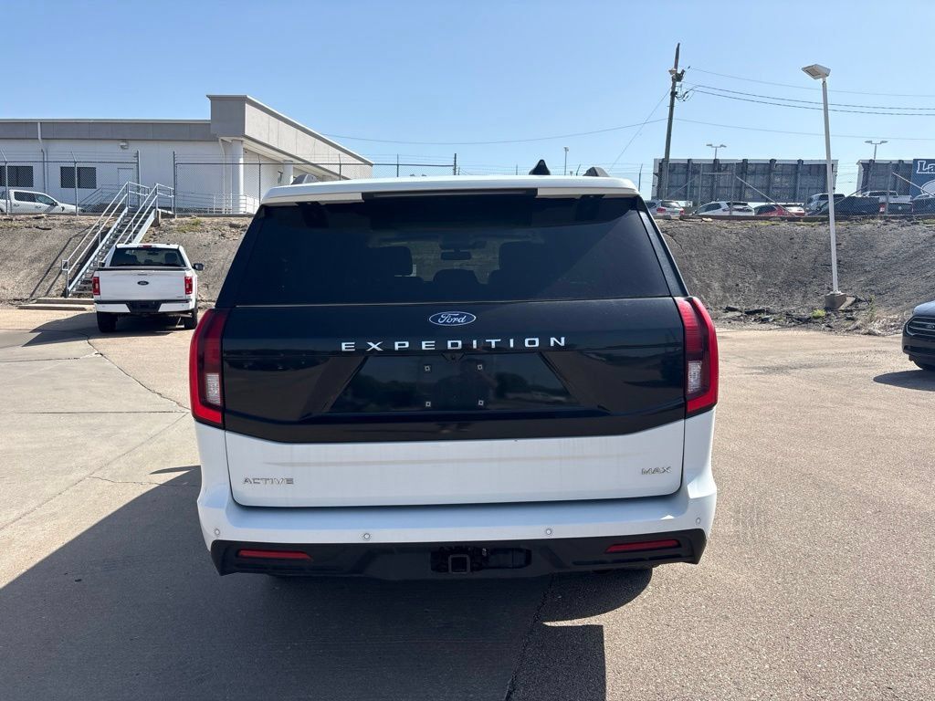 Used 2025 Ford Expedition Max Active AWD/4WD image 6