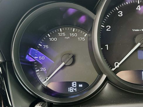 New 2026 Porsche Macan image 15