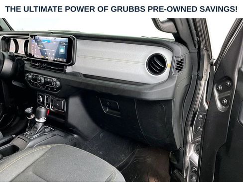 Used 2025 Jeep Wrangler Sport AWD/4WD image 21