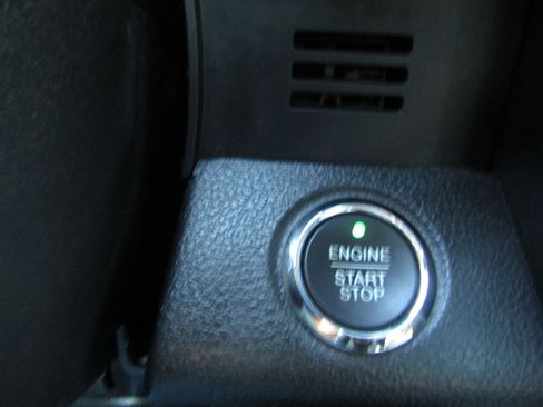 Used 2015 Ford F150 Platinum w/ Equipment Group 701A Luxury image 31