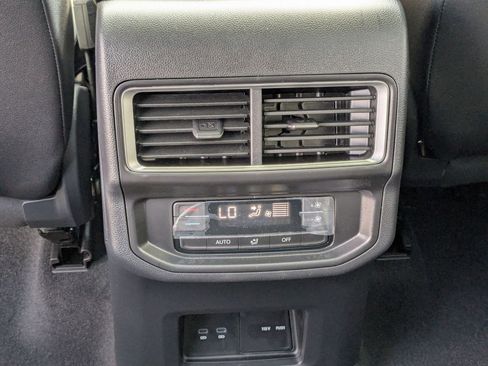 New 2026 Volkswagen Atlas Peak Edition image 29