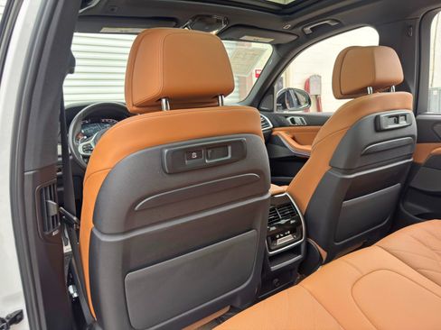 Used 2023 BMW X5 xDrive40i w/ Executive Package AWD/4WD image 42