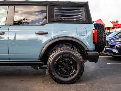 Used 2021 Ford Bronco Black Diamond image 11