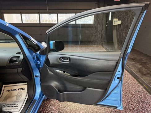 Used 2014 Nissan Leaf SV image 26