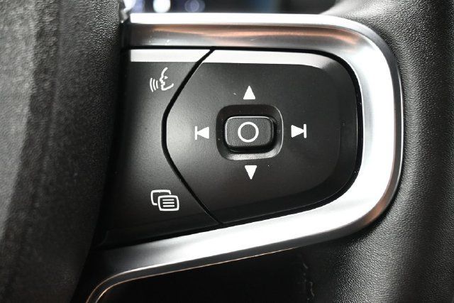 Used 2023 Volvo XC40 B5 Core w/ Convenience Package AWD/4WD image 24