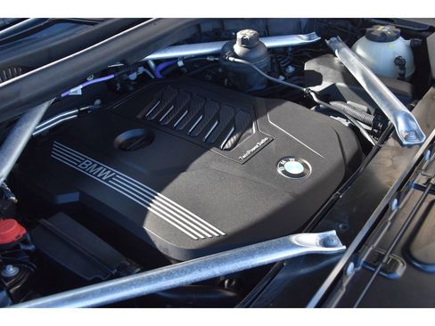 Used 2021 BMW X5 xDrive40i w/ Premium Package image 24