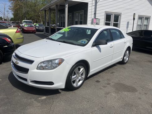 Used 2012 Chevrolet Malibu LS w/ LS Uplevel Package FWD image 3