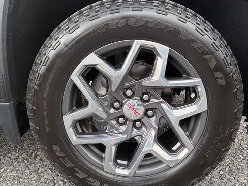 Used 2024 GMC Sierra 1500 SLT w/ SLT Premium Plus Package image 14