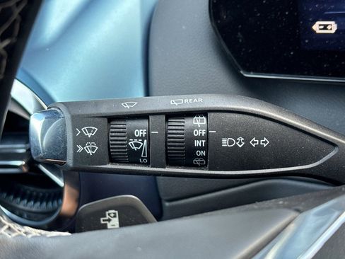 Used 2025 Chevrolet Equinox EV LT w/ Convenience Package image 37