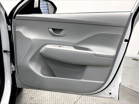 Certified 2024 Hyundai Kona SEL image 18