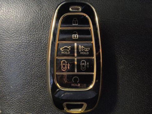 Used 2021 Hyundai Santa Fe Limited FWD image 32