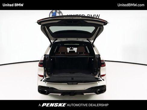 Used 2024 BMW X7 xDrive40i w/ M Sport Package AWD/4WD image 15