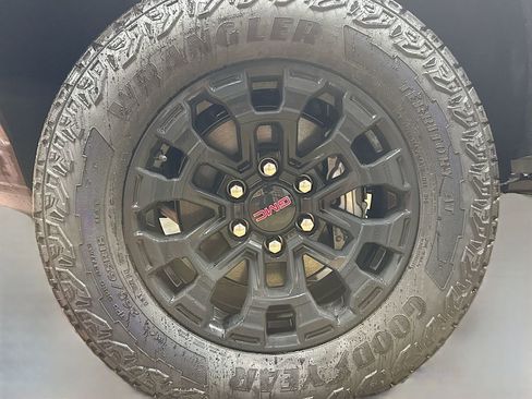 New 2026 GMC Canyon Elevation w/ Convenience Package image 31