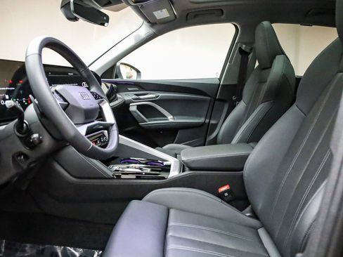 Certified 2025 Audi Q5 Premium Plus w/ Premium Plus image 19