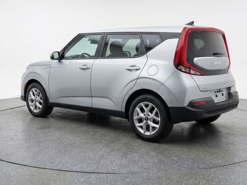 Used 2025 Kia Soul LX w/ LX Technology Package image 5