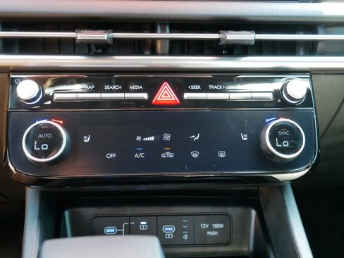 Used 2025 Hyundai Santa Cruz SEL AWD/4WD image 23