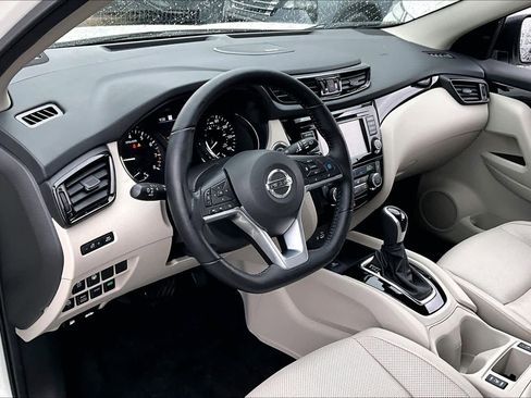 Certified 2022 Nissan Rogue Sport SL w/ Premium Package image 17