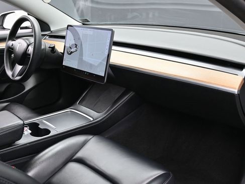 Used 2021 Tesla Model 3 Long Range image 38