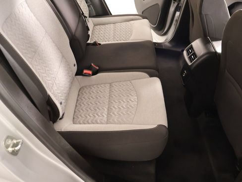 Used 2022 Chevrolet Equinox LT FWD image 13