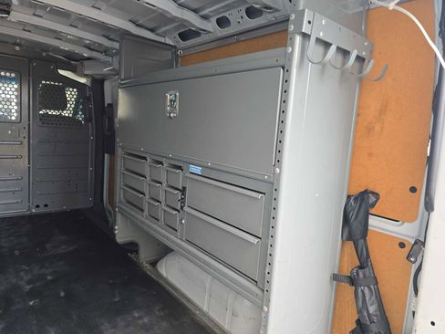 Used 2020 Nissan NV 2500 SV image 24