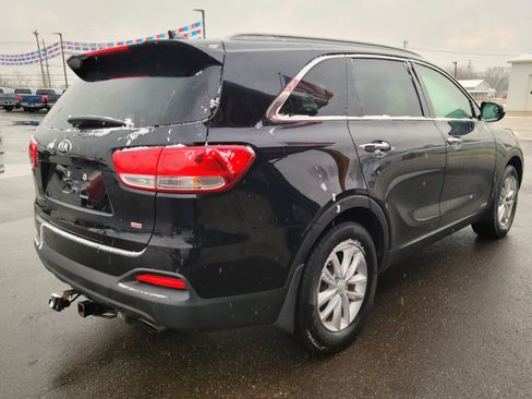 Used 2018 Kia Sorento AWD image 4