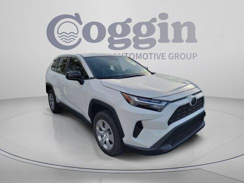Used 2025 Toyota RAV4 LE FWD image 3