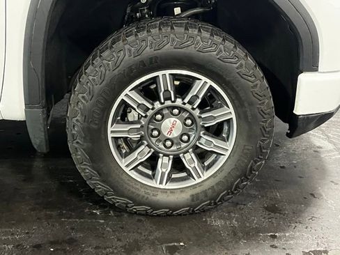 Used 2025 GMC Sierra 1500 AT4 image 6