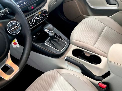 Used 2023 Kia Soul LX w/ LX Technology Package FWD image 14