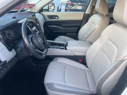 Certified 2023 Nissan Pathfinder SL w/ SL Premium Package image 4