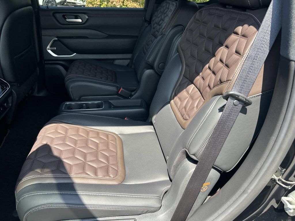 New 2026 Nissan Armada Platinum Reserve AWD/4WD image 18