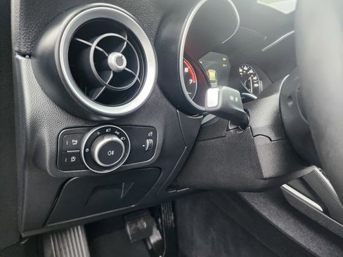 Used 2018 Alfa Romeo Stelvio Ti image 38