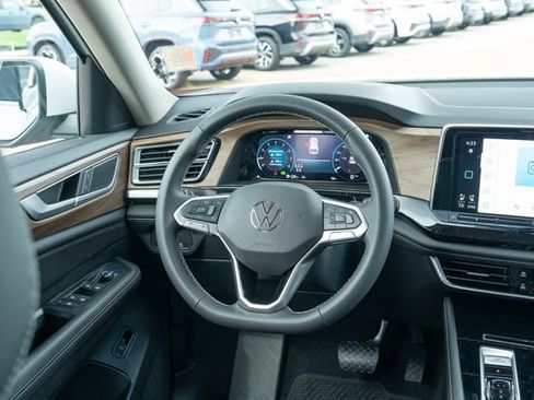 New 2026 Volkswagen Atlas SE FWD image 32