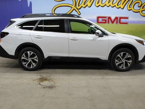 Used 2022 Subaru Outback Limited AWD/4WD image 1