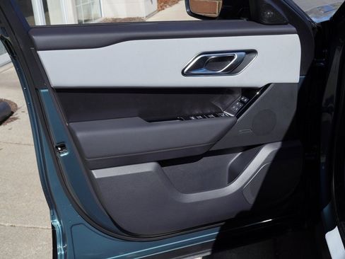 New 2026 Land Rover Range Rover Velar Dynamic SE image 11