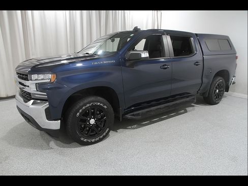 Used 2022 Chevrolet Silverado 1500 LT AWD/4WD image 3