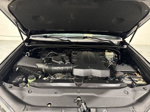 Used 2016 Toyota 4Runner Limited AWD/4WD image 16