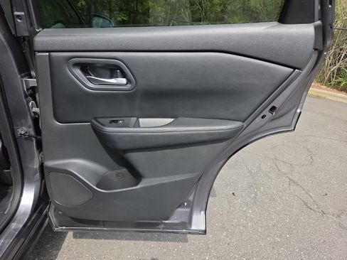 Certified 2025 Nissan Rogue SV FWD image 36